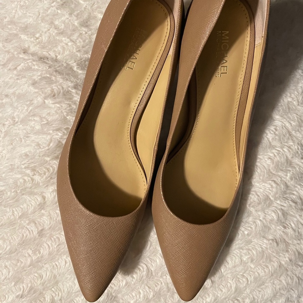 Michael Kors pointed pumps